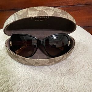 COACH Sunglasses for woman